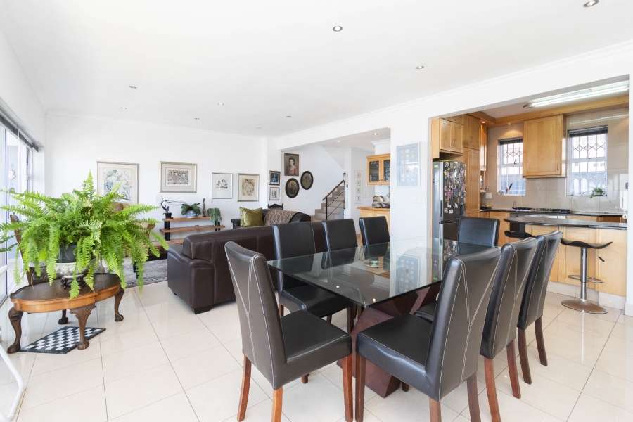 3 Bedroom Property for Sale in Sea Point Western Cape